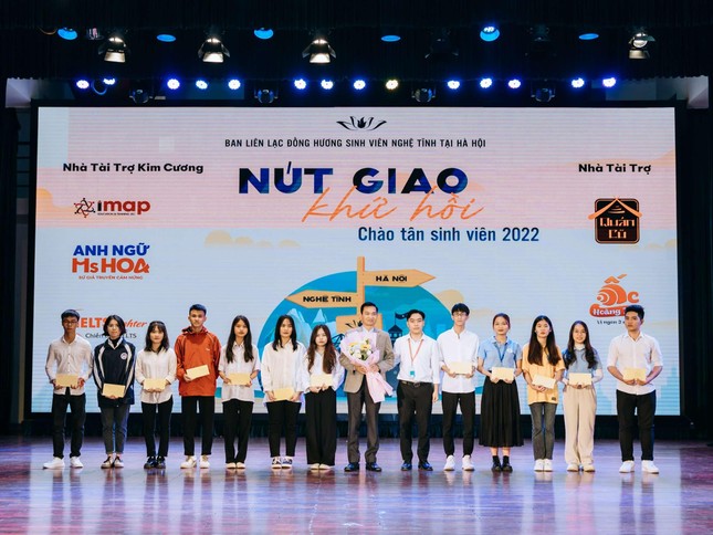 Chương trình chào tân sinh viên quy tụ hàng nghìn sinh viên Nghệ Tĩnh tại Hà Nội